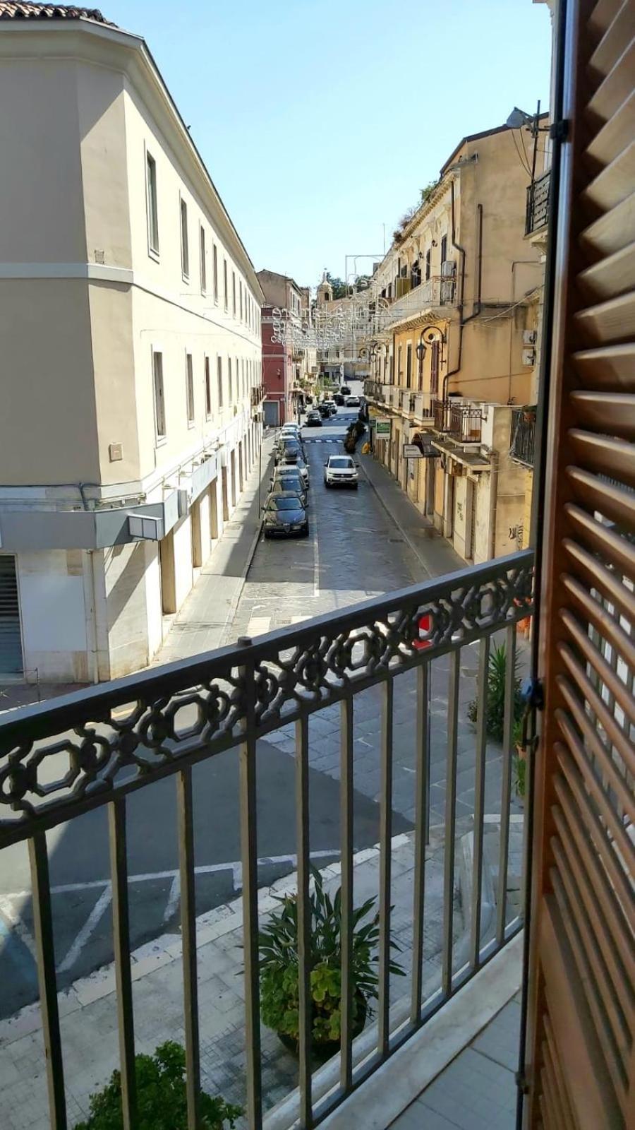 B&B I Viaggi Di Edo Crotone Exteriör bild